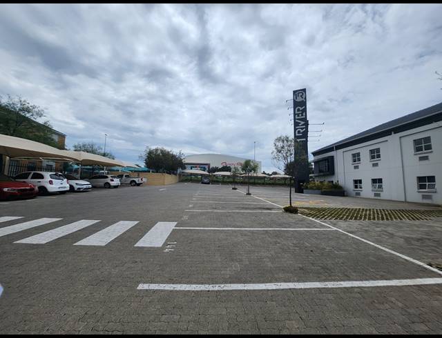 612M² OFFICE TO LET IN HALFWAY GARDENS